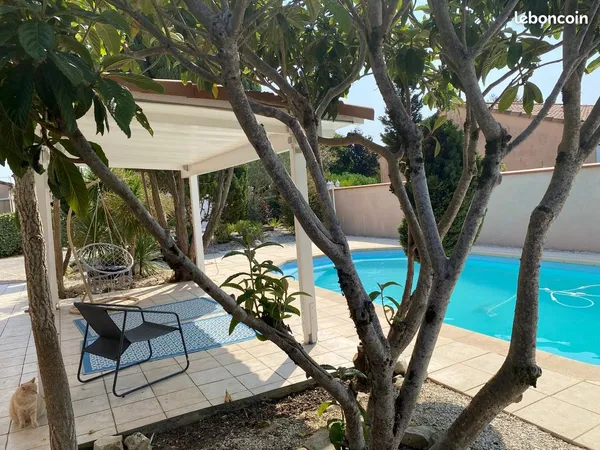 Maison plain-pied 130m² - 3 chambres - Piscine