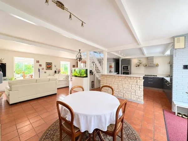 Maison 6 pièces 180 m²
