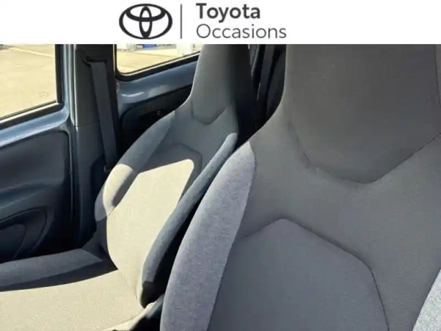 Toyota Aygo X 1.0 vvt-i 72ch dynamic my24 — photo 12