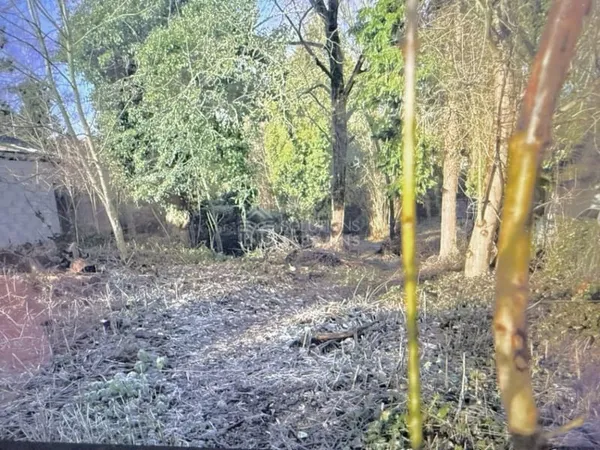 Terrain 672 m²