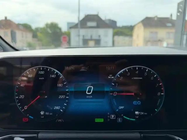 Mercedes Gla 250 e amg line — photo 37