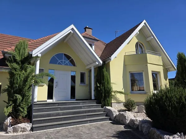 Maison 6 pièces 210 m²