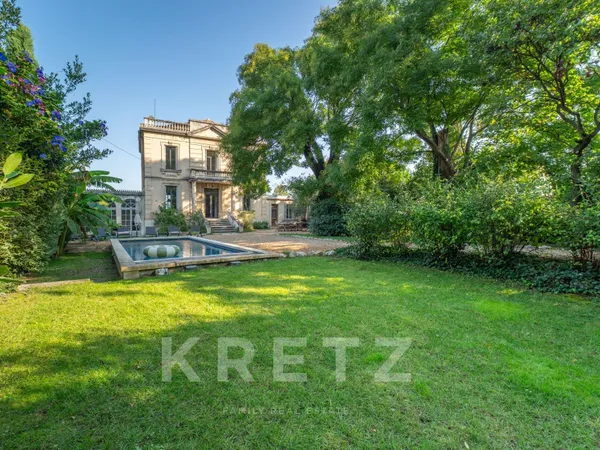 Maison de maître du XIXe avec piscine, jardin et orangerie