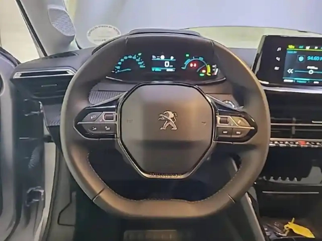 Peugeot 208 electrique 50 kwh 136ch — photo 32