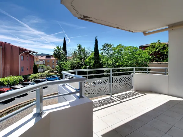 À VENDRE EN EXCLUSIVITÉ ! DRAGUIGNAN Appartement 3 pièces de 66 m² avec terrasse