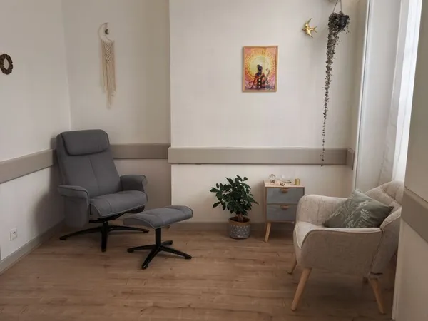 Bureau et espace de travail Location Issoire  15m² 375€