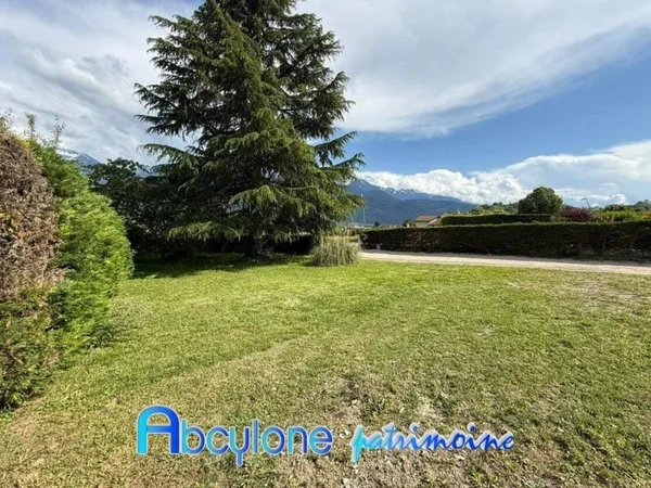 Terrain 552 m²