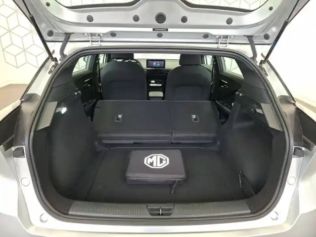 Mg Mg4 electric 51kwh - 125 kw 2wd — photo 14