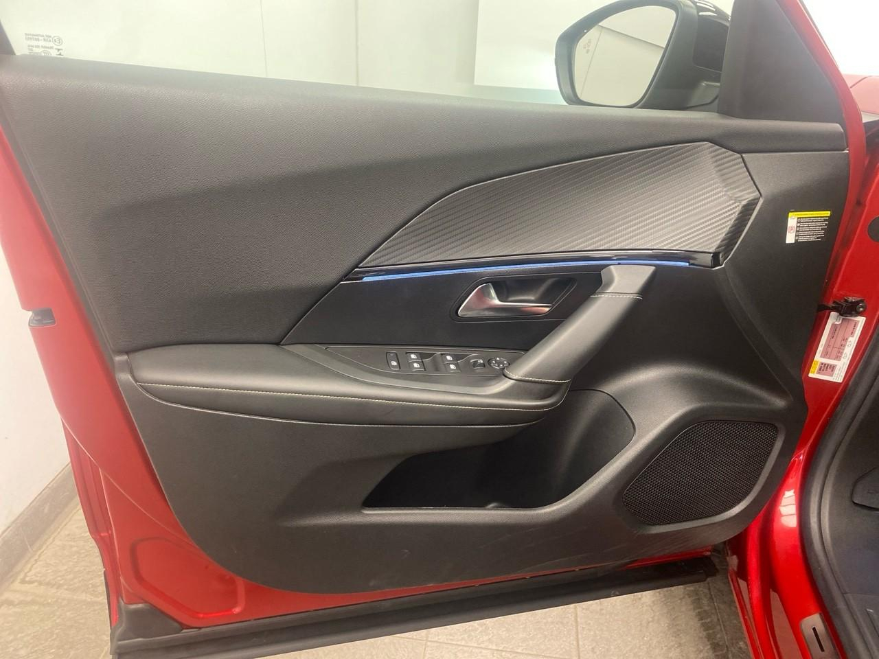Peugeot 2008 bluehdi 130 s&s eat8 gt — photo 20