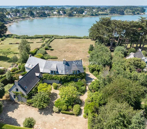 Maison 12 pièces 360 m²