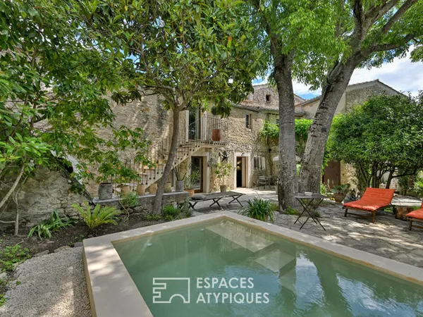 Ancien temple sublimé en maison de charme entre Uzès et Nîmes