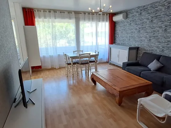 Location meublée (colocation possible) d'un appartement T3 situé dans le quartier du Tonkin à Villeu