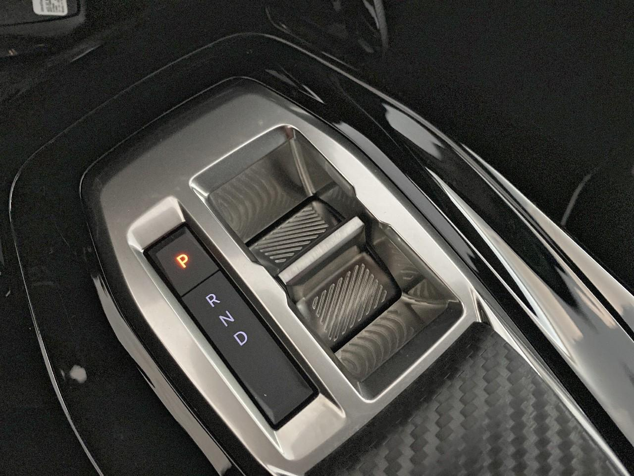 Peugeot 2008 hybrid 145 ch e-dcs6 allure — photo 15