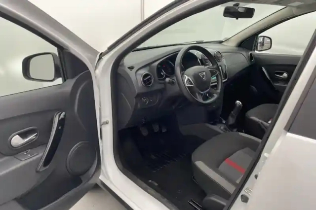 Dacia Sandero blue dci 95 — photo 47