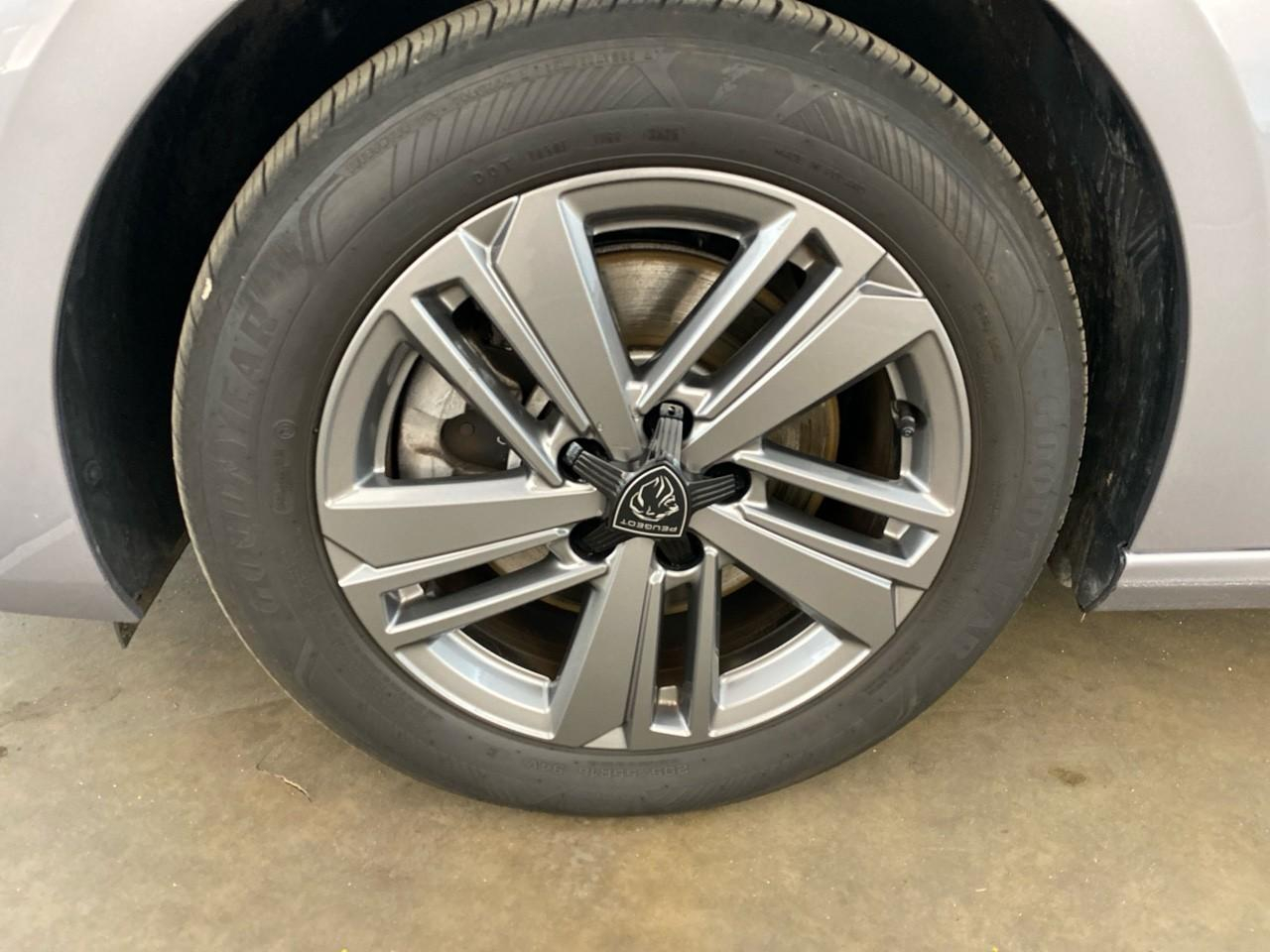Peugeot 308 hybrid 145 e-dcs6 style — photo 11