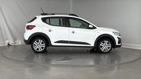 Dacia Sandero 1.0 TCe 90ch Stepway Confort -22 — photo 4