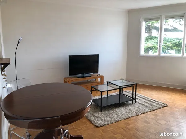 Location joli 3 pièces, spacieux & lumineux. Centre-ville, Métro - avec Fibre, Cave et Ascenseur