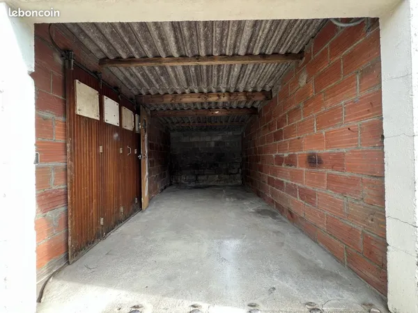 Box aérien 14M² + ou -
