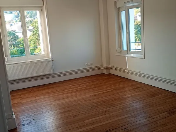 Appartement 2 chambres, salon cuisine équipée, proximité voie rapide, hôpitaux Laxou et Brabois