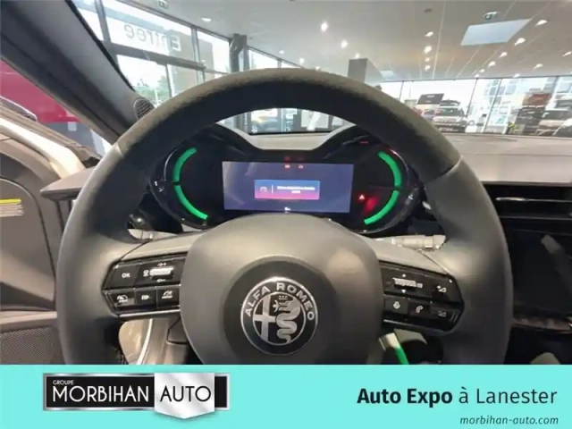 Alfa Romeo Junior elettrica 156 ch — photo 101