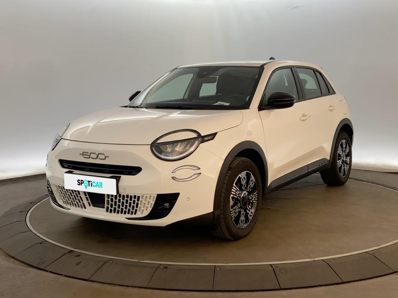 Fiat 600 t-gen 3 1.2 hybrid 145ch edct6 pop — photo 1