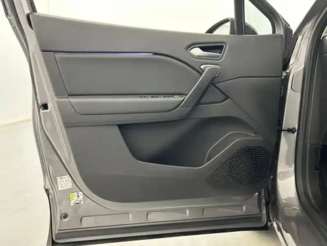 Renault Captur e-tech plug-in 160 21 intens 5p — photo 12