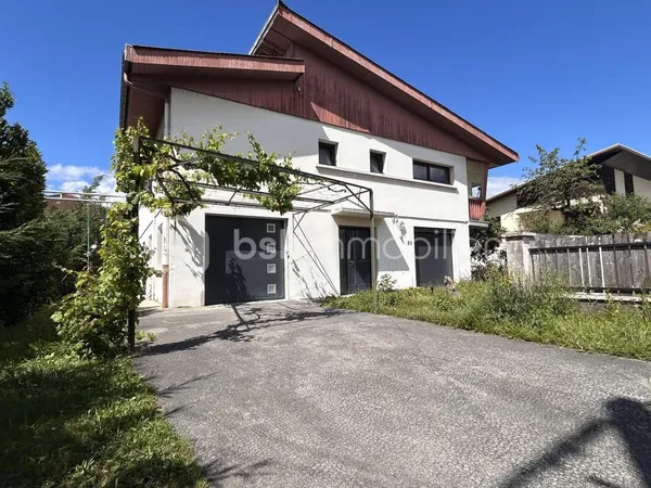 Grande maison familiale de 200 m² avec studio indépendant - Secteur de la Commanderie