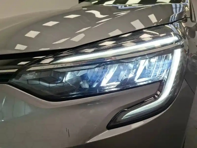 Renault Clio blue dci 100 — photo 3