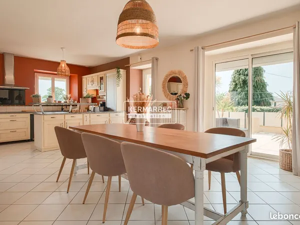 Maison 10 pièces 195 m²