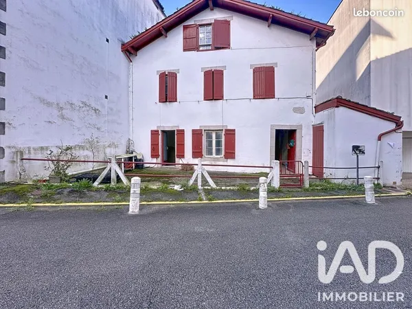 Local d’activité et entrepôt Vente Hendaye   79000€