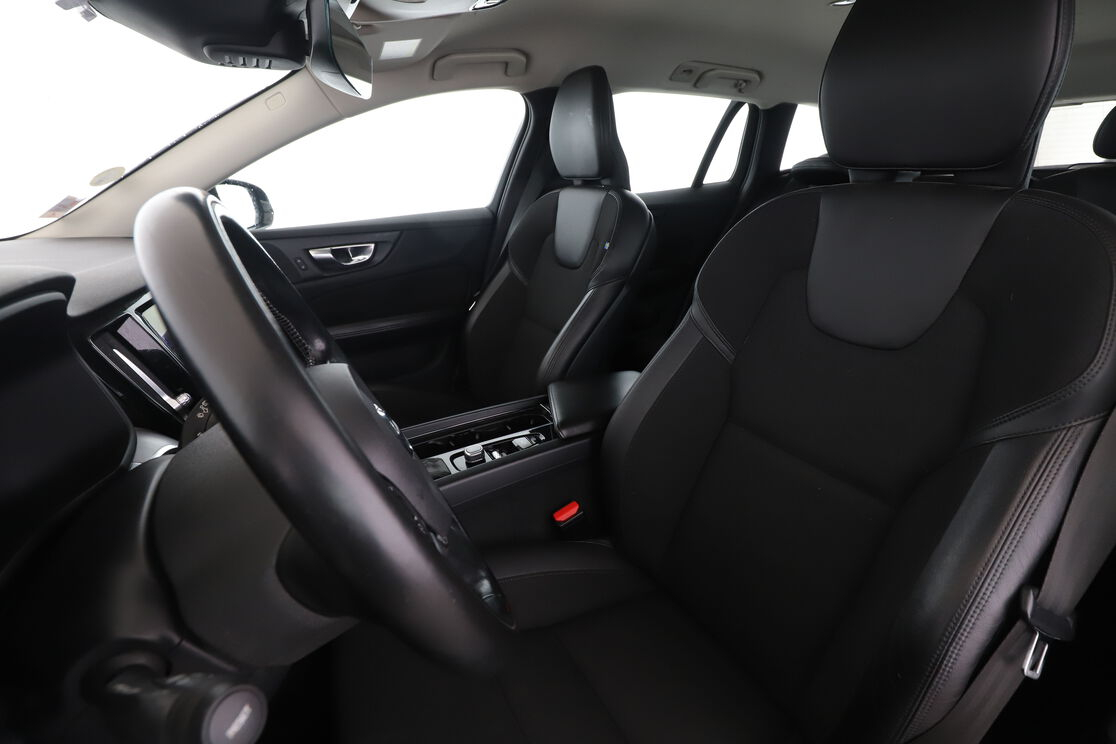 Volvo V60 2.0 D4 AdBlue Geartronic 8 — photo 9