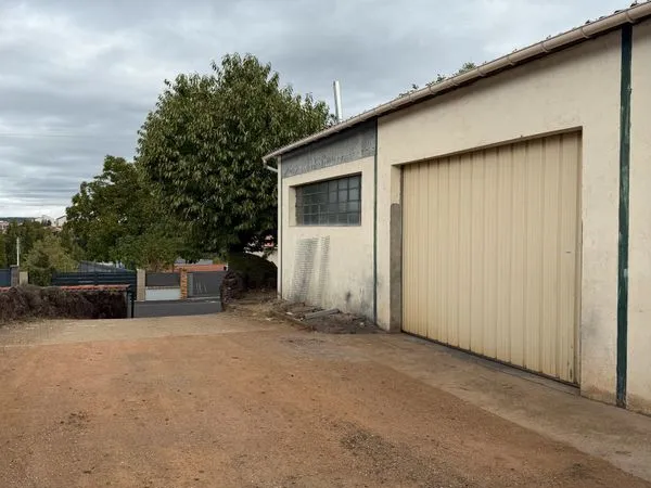 Dépôt 120 m2 sécurisé