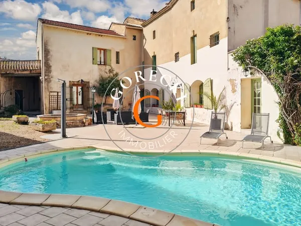 A vendre, proximité immédiate à 4 minutes d'Uzès, grand mas