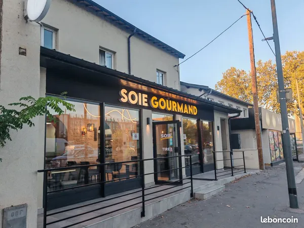 Restaurant Carré de Soie - Terrasse 250m² - Emplacement PREMIUM