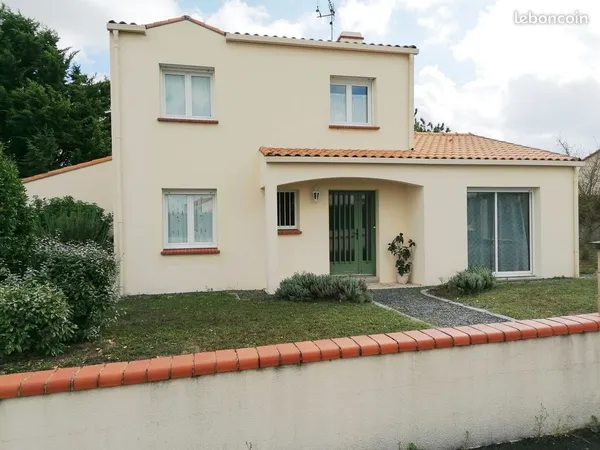 Maison à Gétigné 4 chambres, garage et jardin