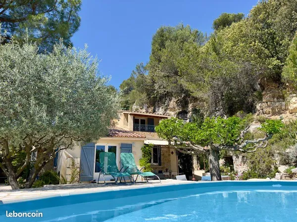 Villa 114 m² avec piscine, studio indépendant et vue château
