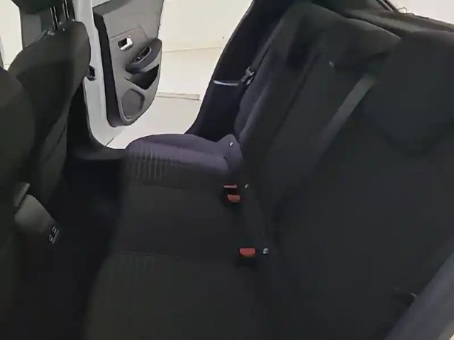Peugeot 208 electrique 50 kwh 136ch — photo 12