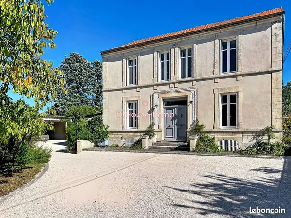 Maison 7 pièces 206 m²