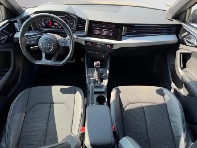 Audi A1 35 tfsi s line — photo 3
