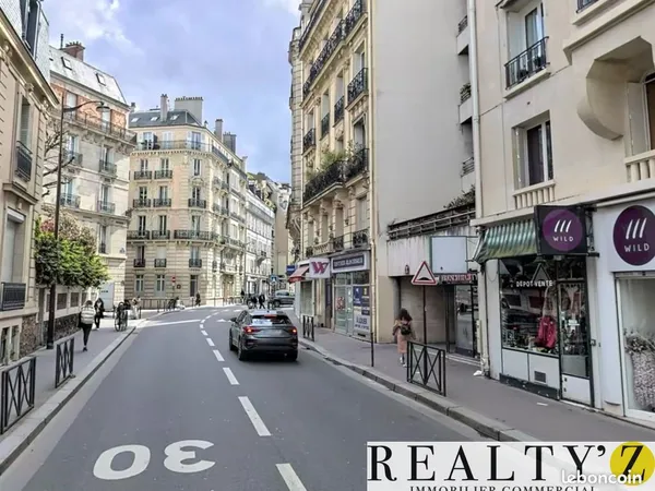 Local commercial 537 m²