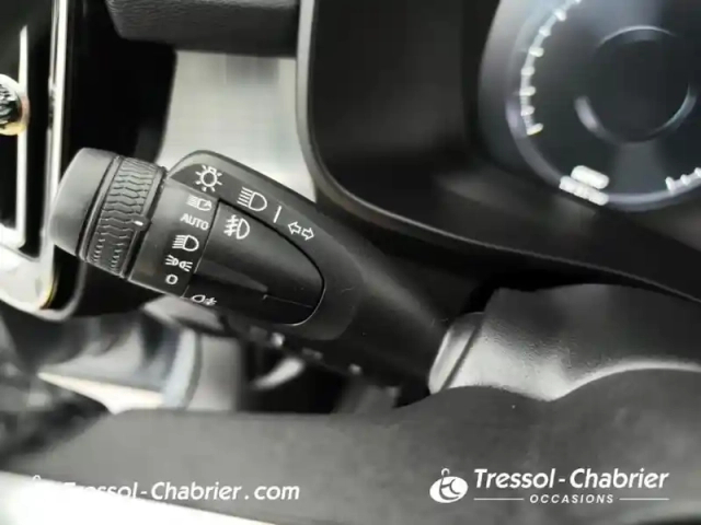 Volvo Xc40 t4 recharge 129+82 ch dct7 inscription business — photo 17