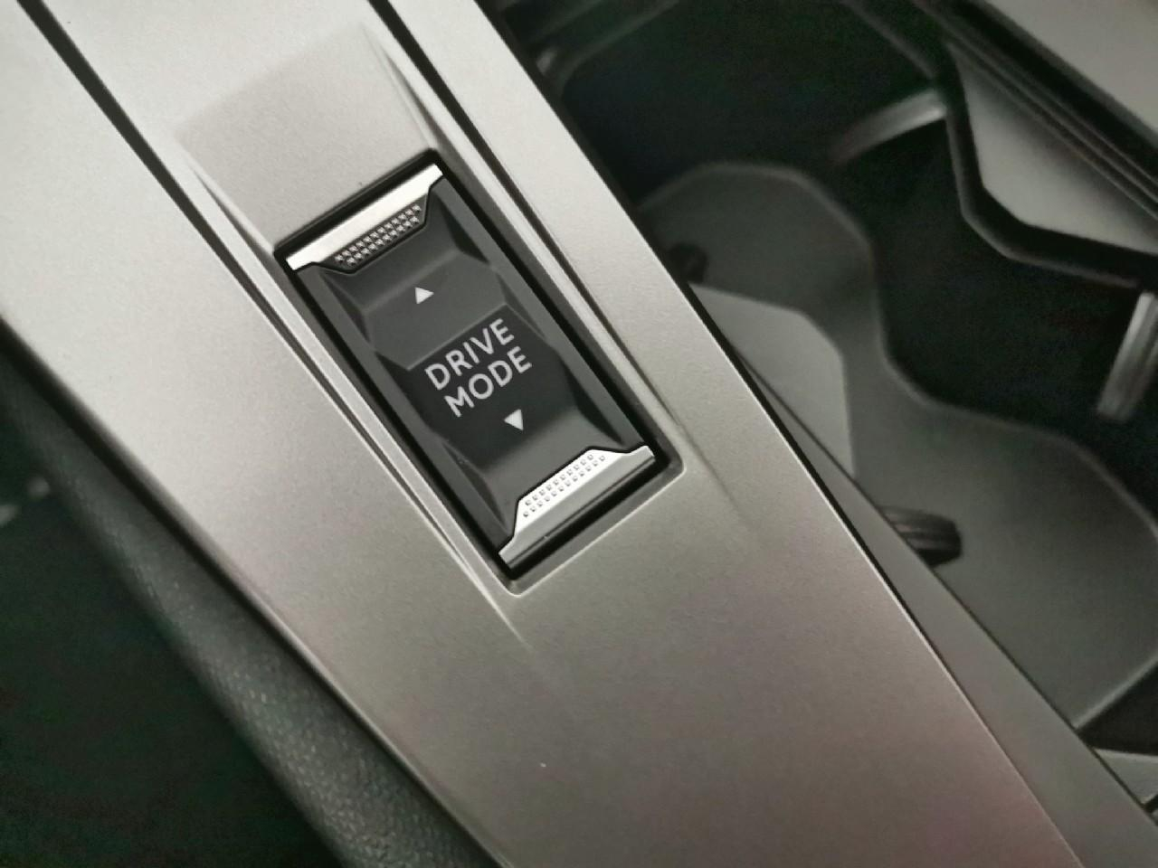 Peugeot 308 sw hybrid 145 e-dcs6 style — photo 30