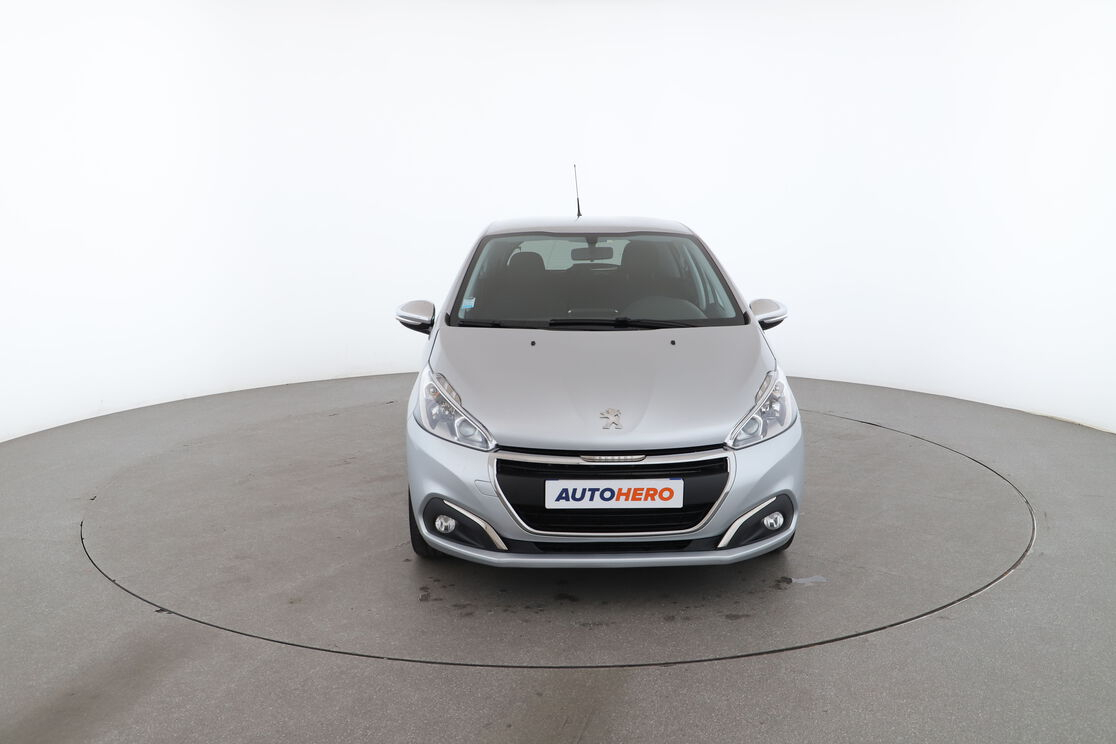 Peugeot 208 1.6 Blue-HDi Style — photo 8
