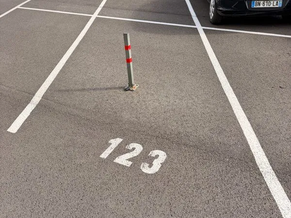 Place de parking à louer - Creil, Proche gare