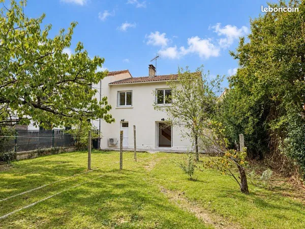 🏡 Maison de ville contemporaine 100 m² rénovée à neuf - 3 chambres, jardin clos & garage - Angoulême