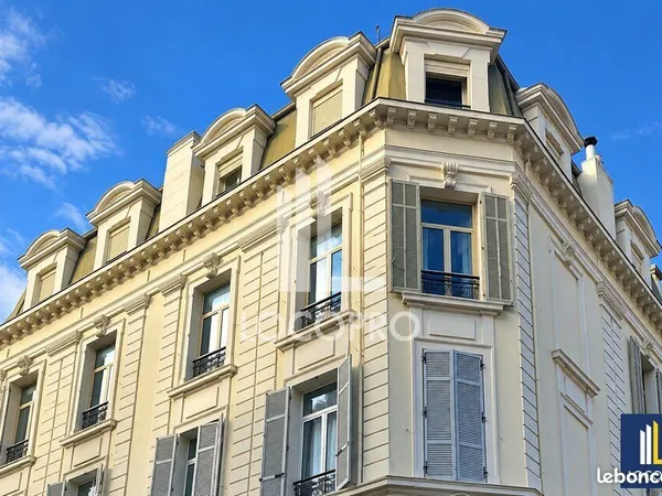 Bureaux 151 m²