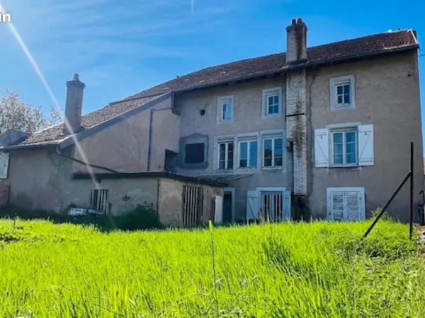Maison de village 10 pièces 301 m²