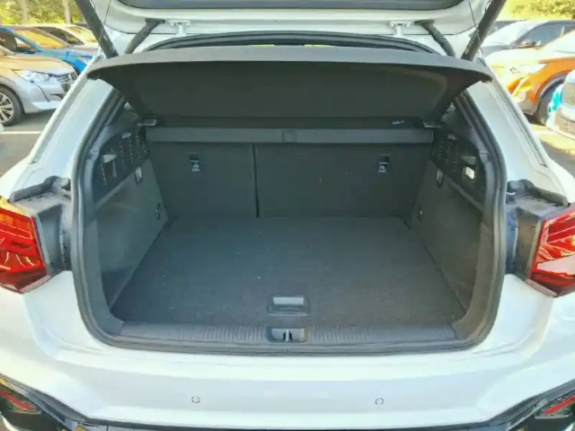 Audi Q2 35 tfsi 150 s tronic 7 — photo 29