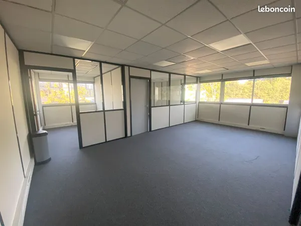 Bureaux à MERIGNAC proche rocade (sortie 12)