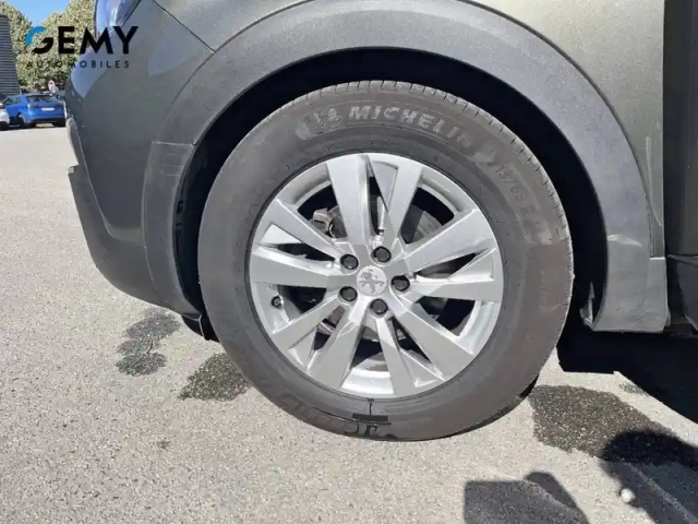 Peugeot 3008 puretech 130ch s&amp;s bvm6 — photo 11